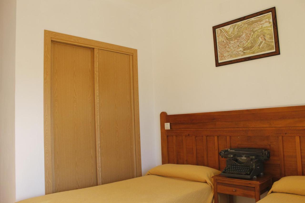 Hostal Restaurante Bustos Villarrubio Kültér fotó