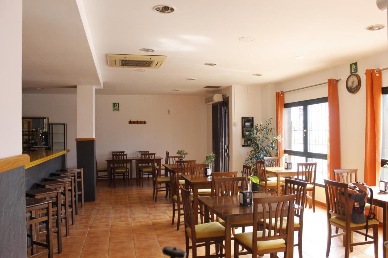 Hostal Restaurante Bustos Villarrubio Kültér fotó