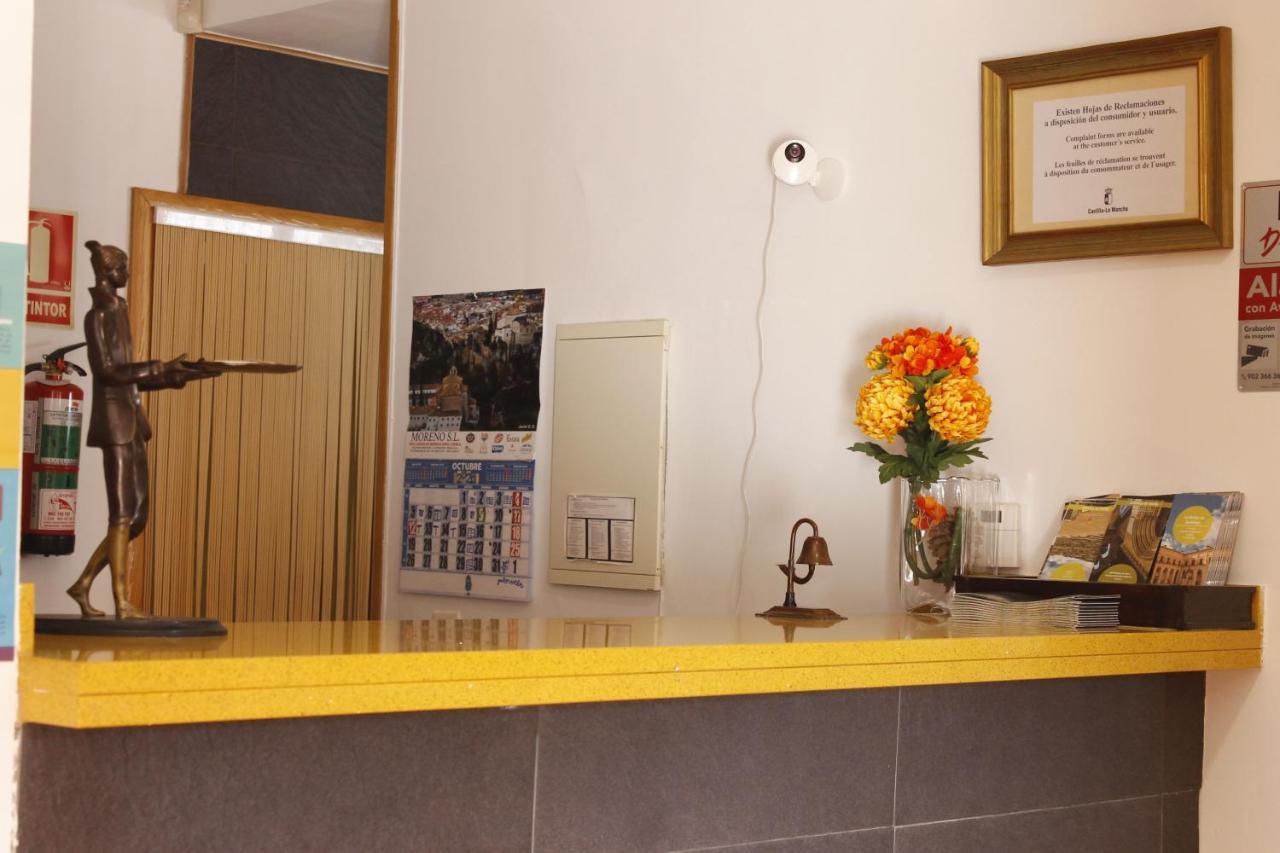Hostal Restaurante Bustos Villarrubio Kültér fotó