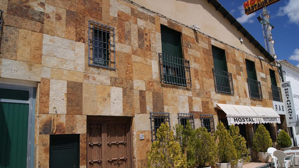Hostal Restaurante Bustos Villarrubio Kültér fotó