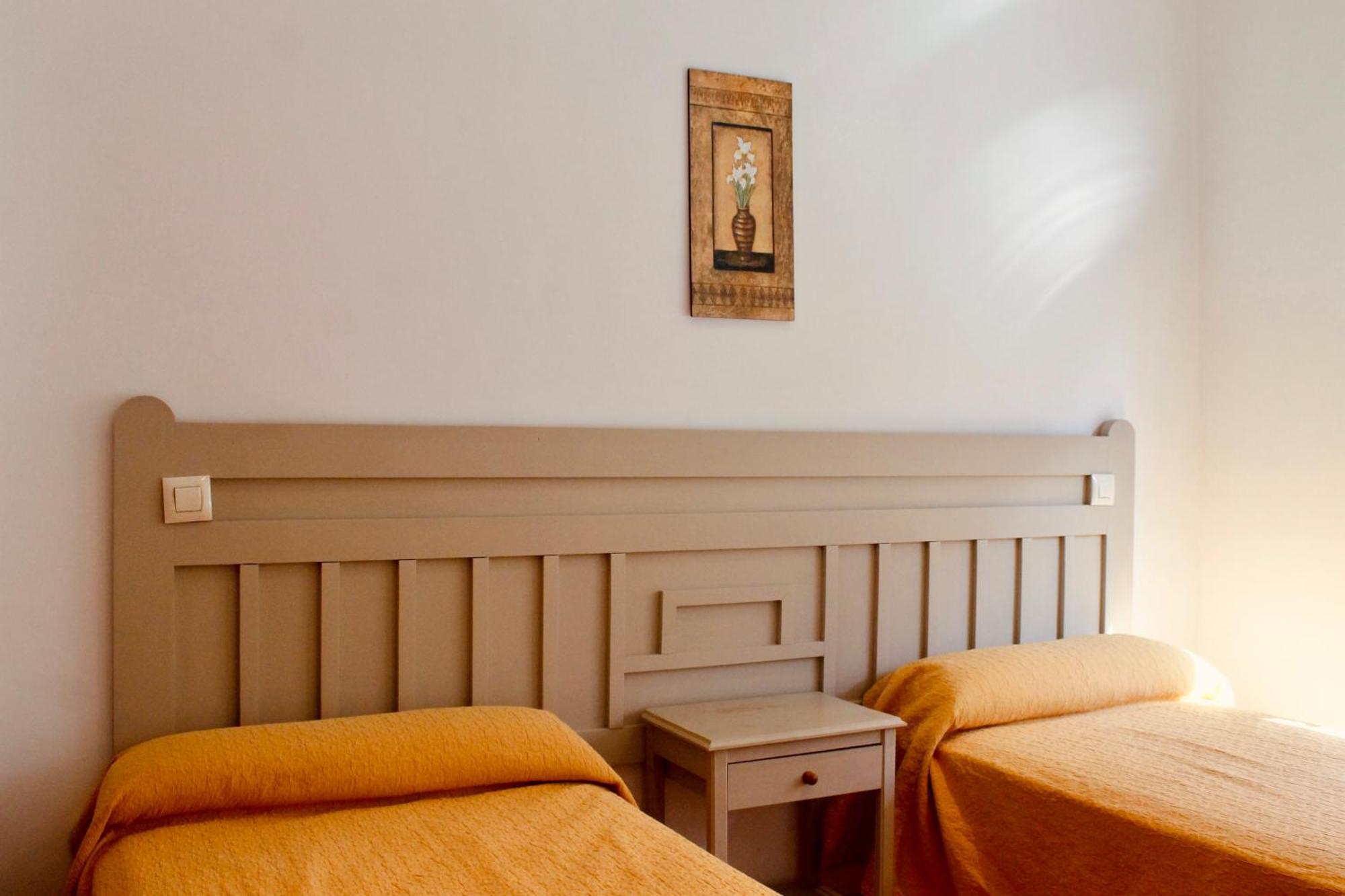 Hostal Restaurante Bustos Villarrubio Kültér fotó