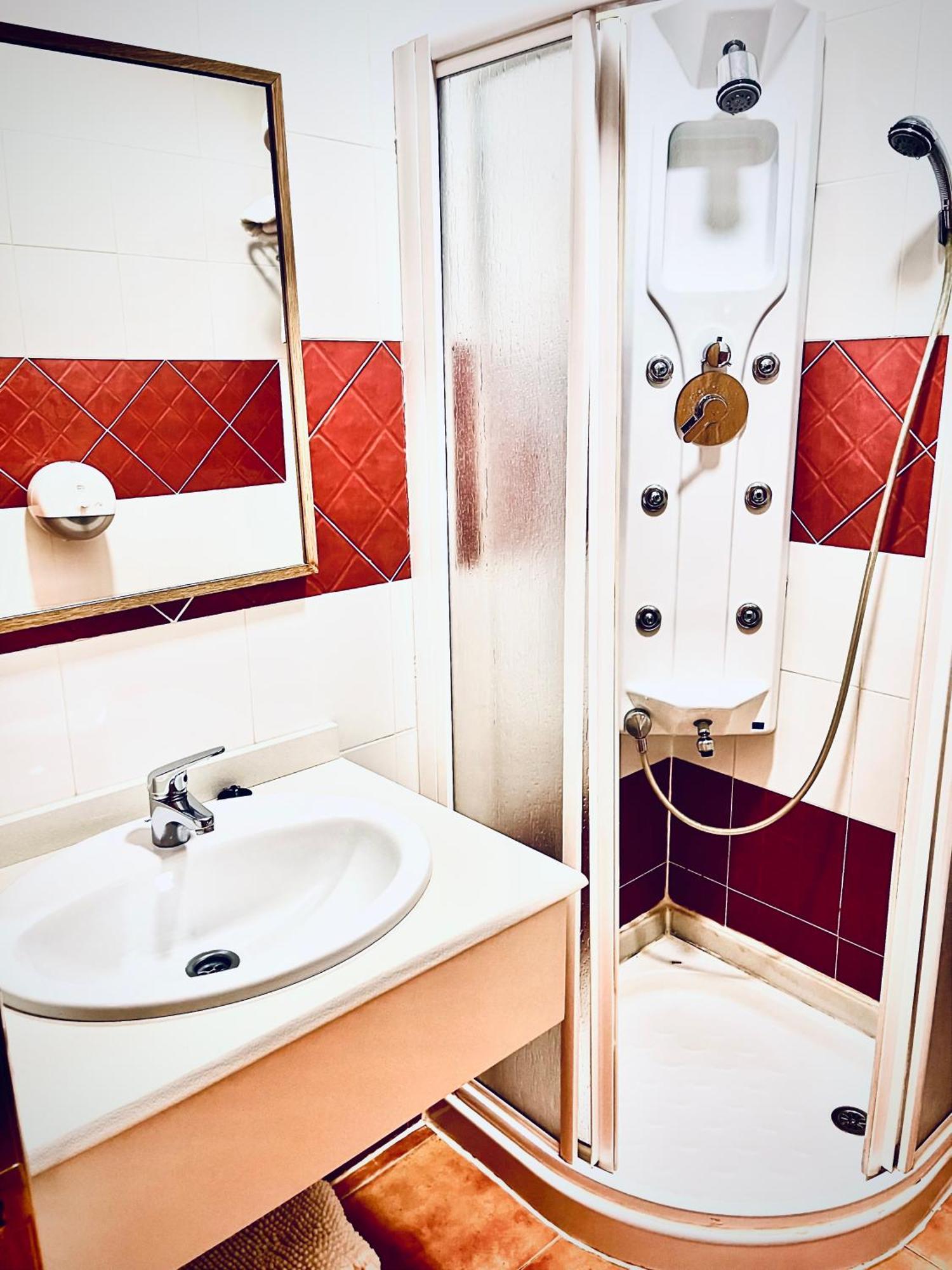 Hostal Restaurante Bustos Villarrubio Kültér fotó