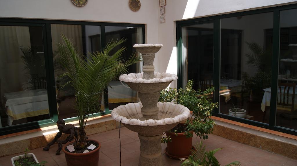Hostal Restaurante Bustos Villarrubio Kültér fotó