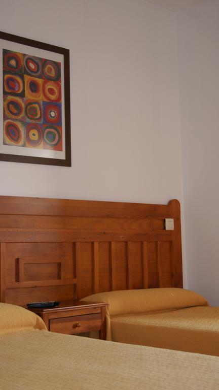 Hostal Restaurante Bustos Villarrubio Kültér fotó