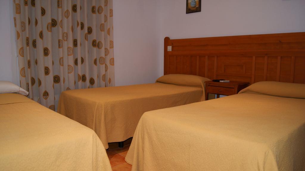 Hostal Restaurante Bustos Villarrubio Kültér fotó