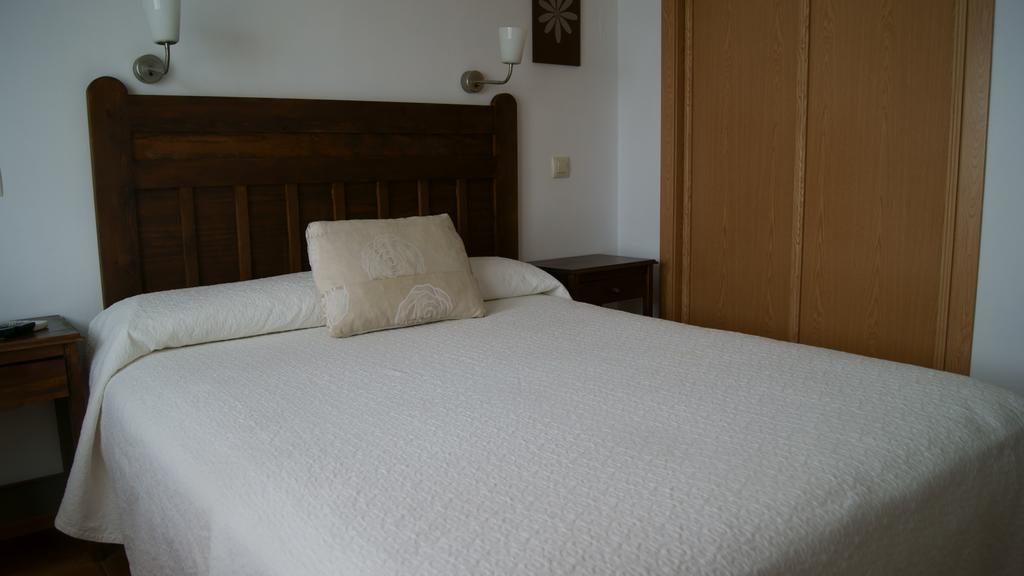 Hostal Restaurante Bustos Villarrubio Kültér fotó