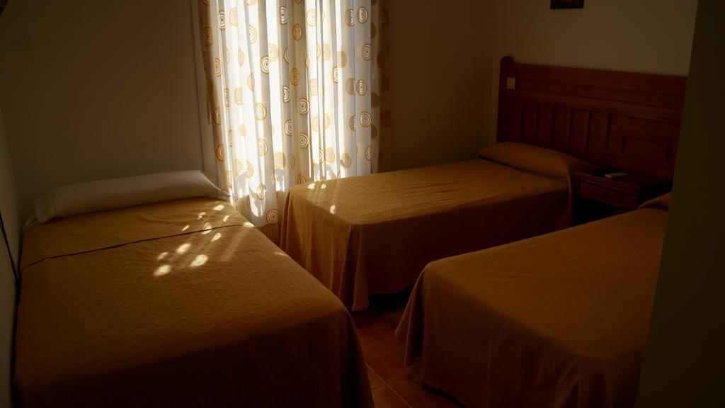 Hostal Restaurante Bustos Villarrubio Kültér fotó