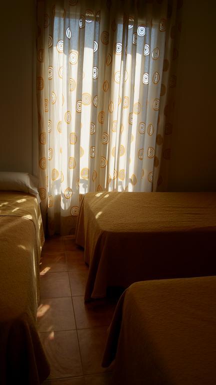 Hostal Restaurante Bustos Villarrubio Kültér fotó