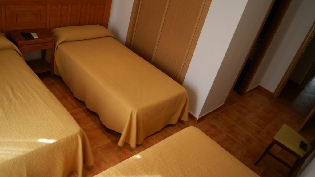 Hostal Restaurante Bustos Villarrubio Kültér fotó